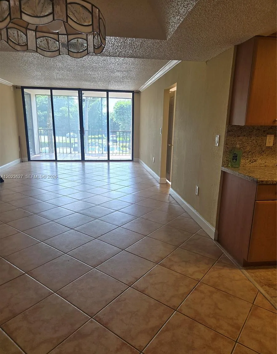 Doral Oaks Condo #1 — Photo 4