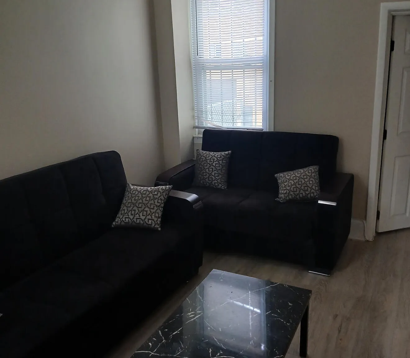 2 bed, 1.0 bath, 1680 sqft, $2,997 — Photo 3