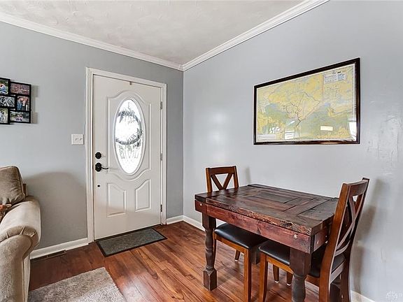 4th image of 364 N Elm St