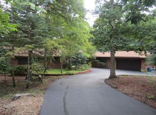 925 Oak Hill Dr, Elmira, NY 14905