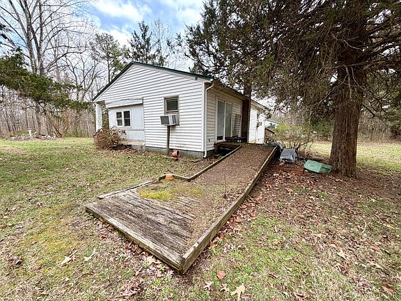 4th image of 3635 Salem Rd