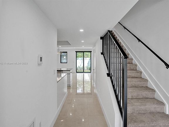 3rd image of 4133 Oak Pl