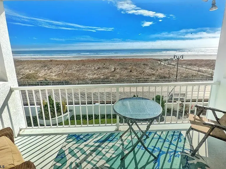 4501 Boardwalk #B — Photo 17