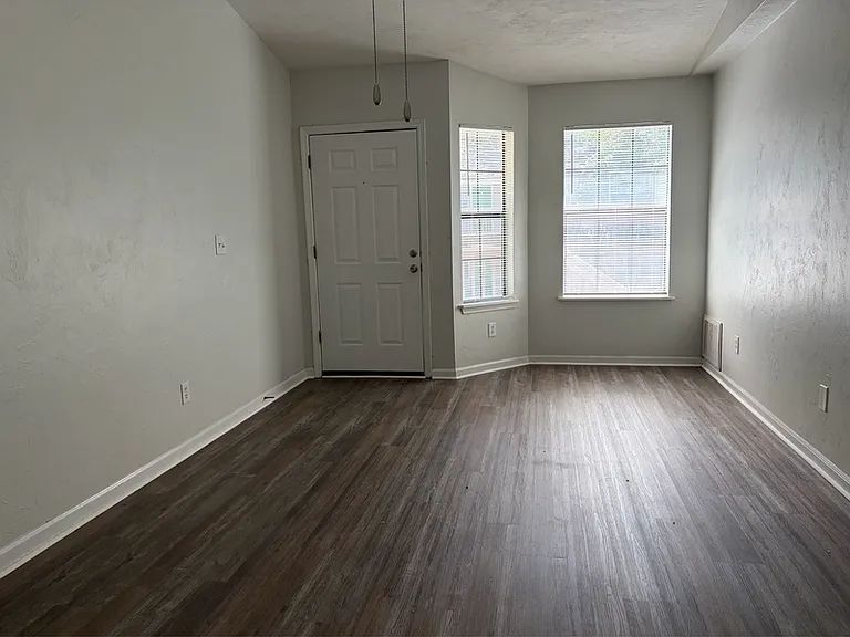 2349 Horne Ave #C — Photo 2