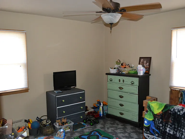 322 Webster St — Photo 47