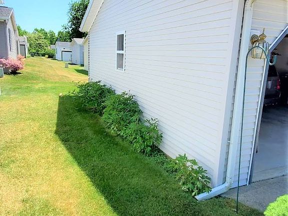 3rd image of 5049 Ashview Dr #31