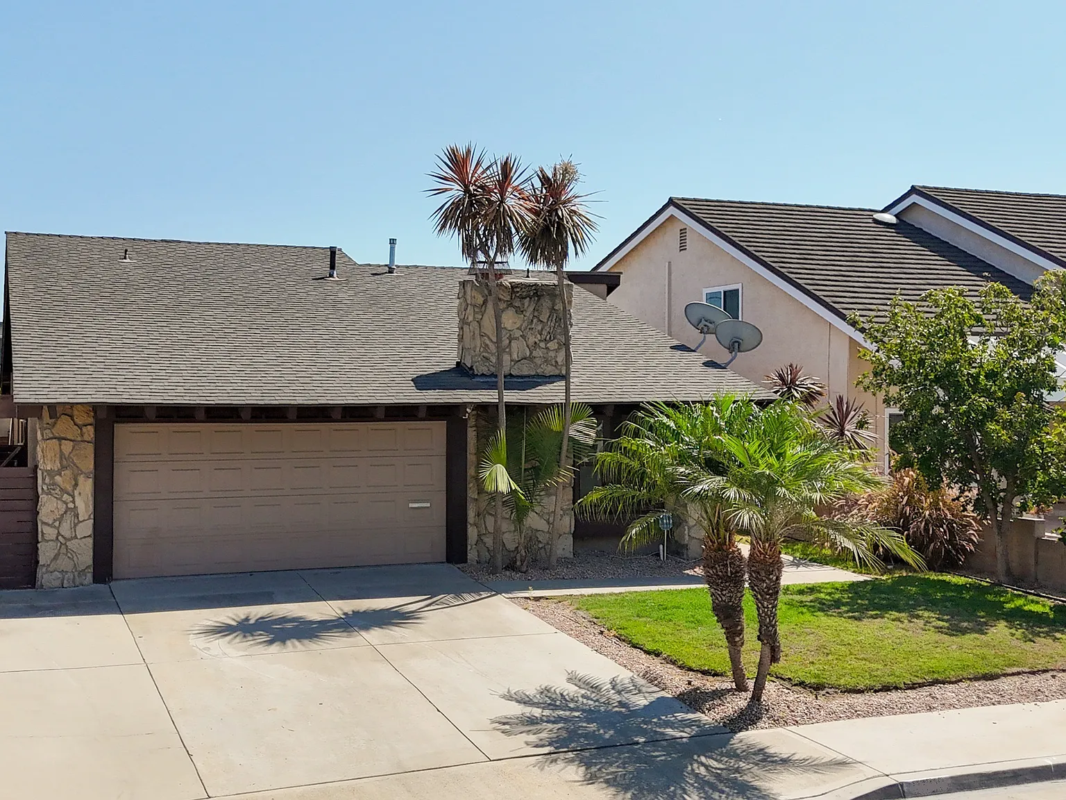 3 bed, 1408 sqft, $4,465 — Photo 2