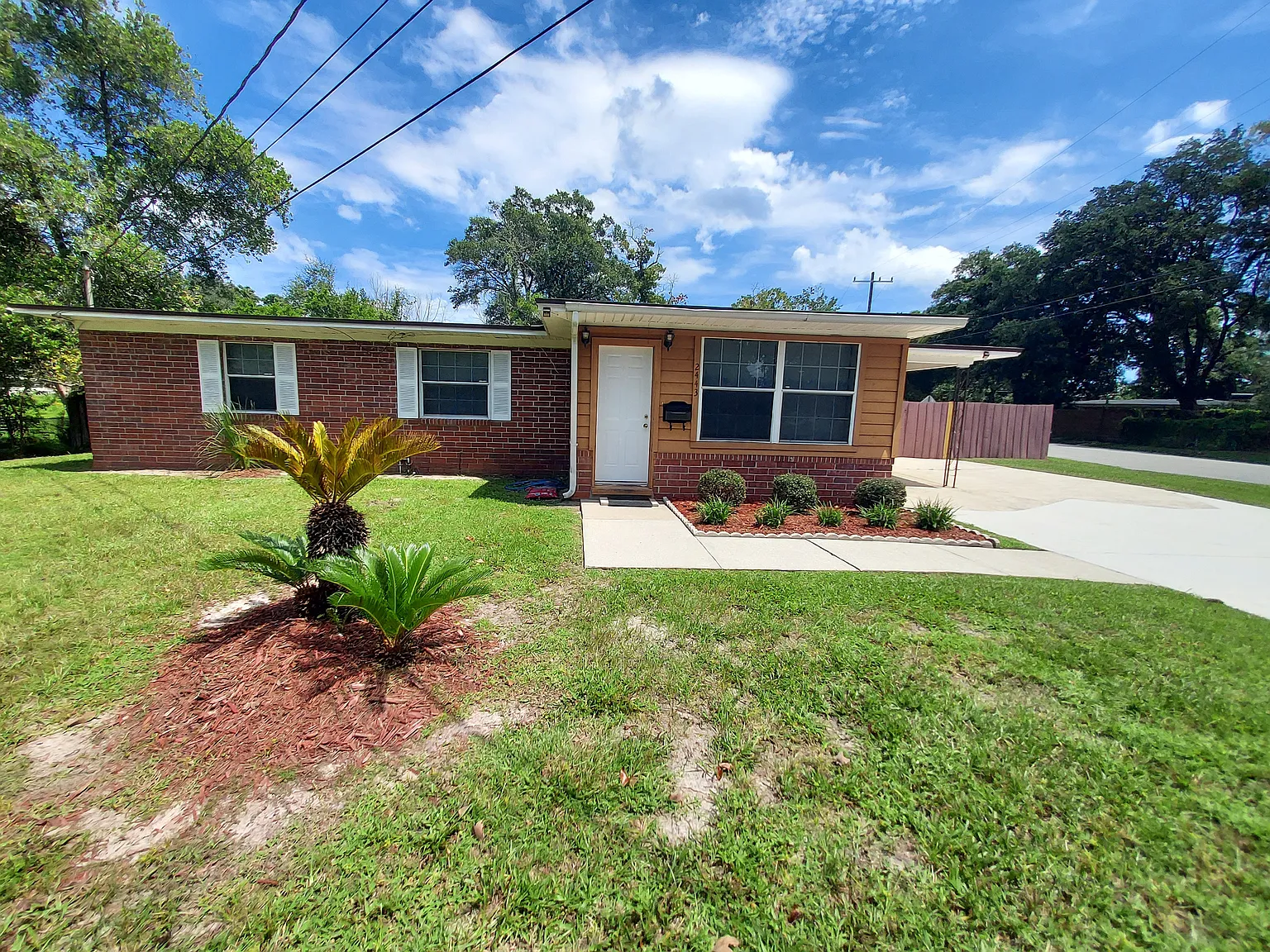 3 bed, 1080 sqft, $2,150 — Photo 2