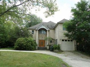 3311 Meadow Ln, Glenview, IL 60025