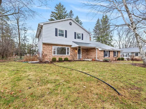 W202N6687 Ridge COURT, Menomonee Falls, WI 53051