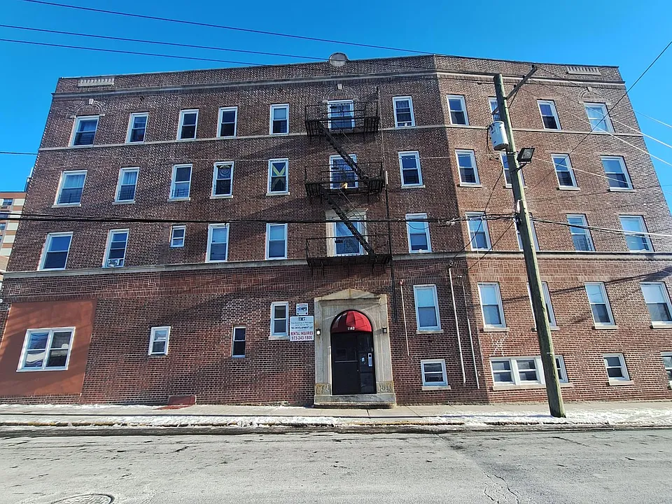 1162 Clinton Ave #7
