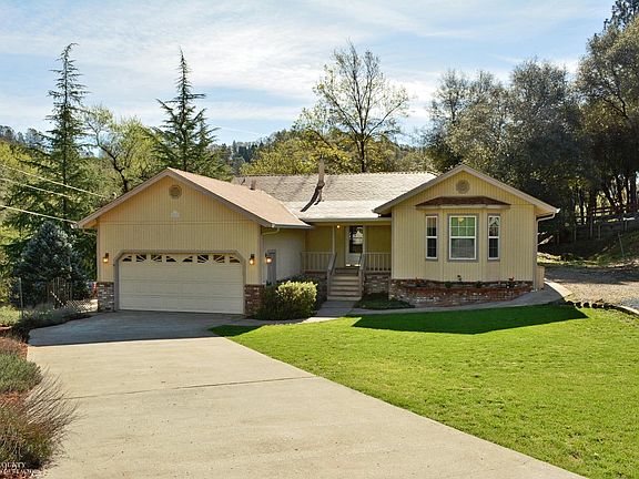 2nd image of 15763 Annie Dr
