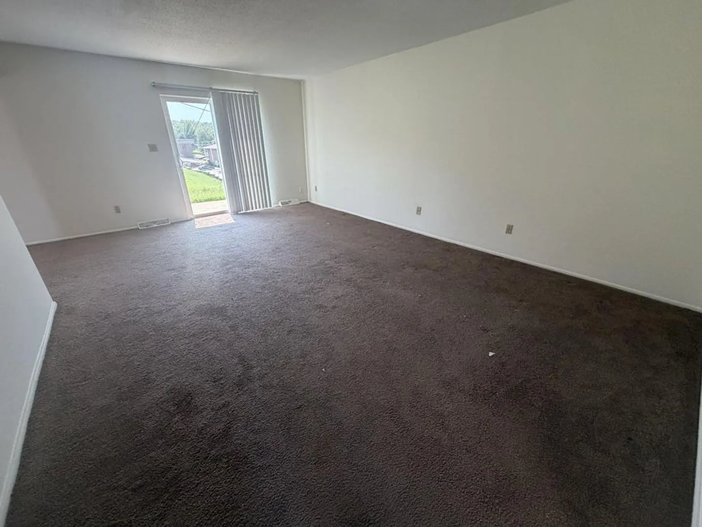 2 bedrooms and 1.5 bathrooms — Photo 4