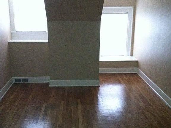 3rd image of 47 Norwood Ave Floor 1