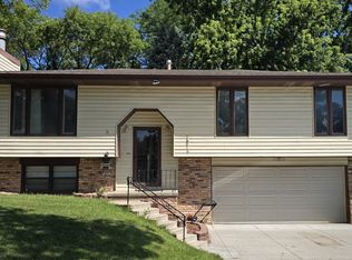 16016 Martha Cir, Omaha, NE 68130