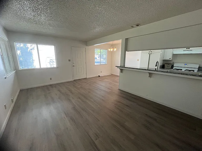 1703 Donner Ave #3 — Photo 8