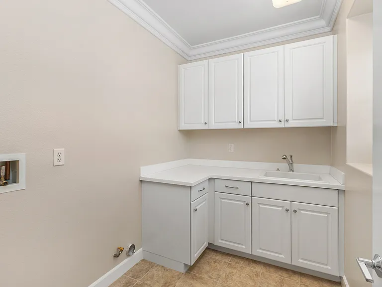 2854 Alamitos Rd — Photo 23