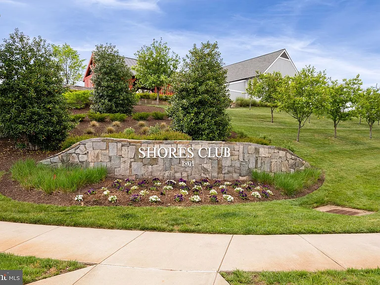 18058 Red Cedar Rd — Photo 1