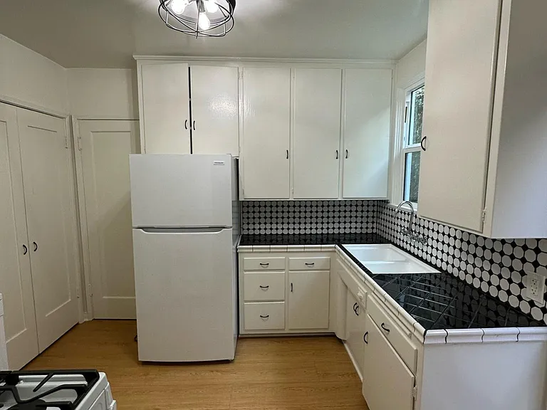 3249 Rowena Ave #4 — Photo 10