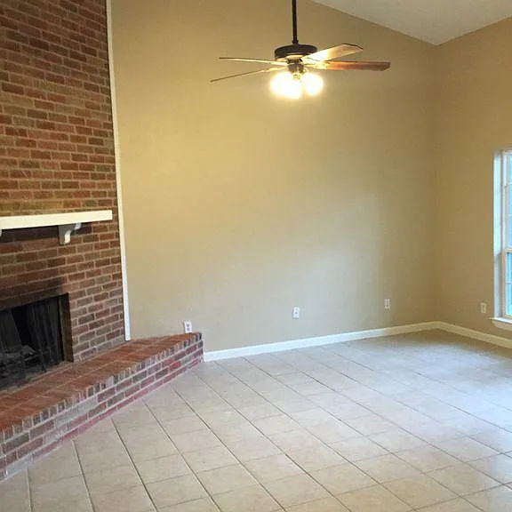 6409 Westcreek Dr — Photo 2