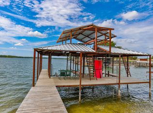 78 Park Ln, Gainesville, TX 76240