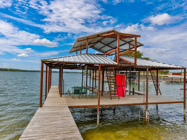 78 Park Ln, Gainesville, TX 76240