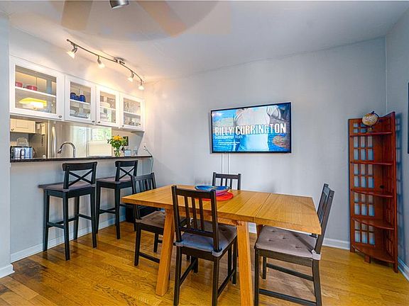 3rd image of 1510 W 6th St APT 108
