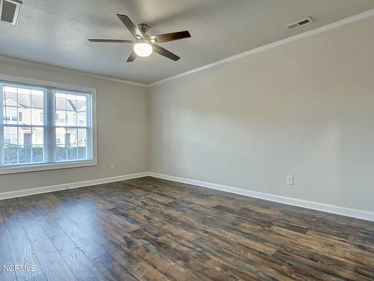 202 Bridgewood Dr — Photo 5