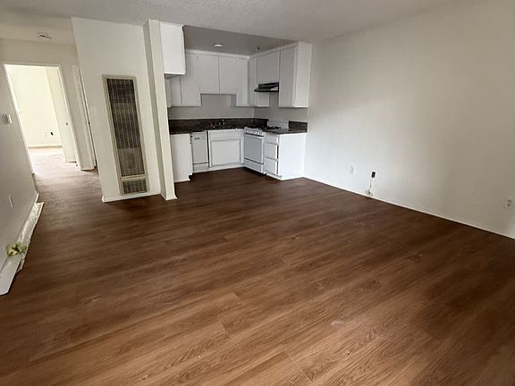 4th image of 14522 Eastwood Ave APT 12