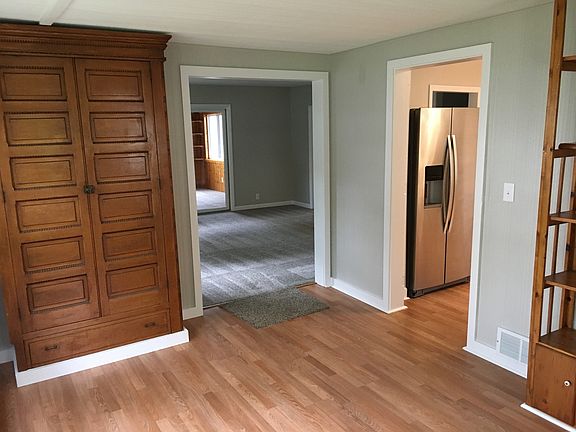 3rd image of 409 W Navaho Ave