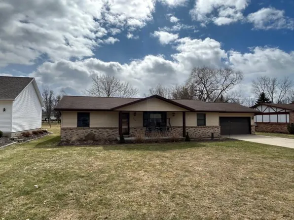 266 Arthur St, Port Austin, MI 48467