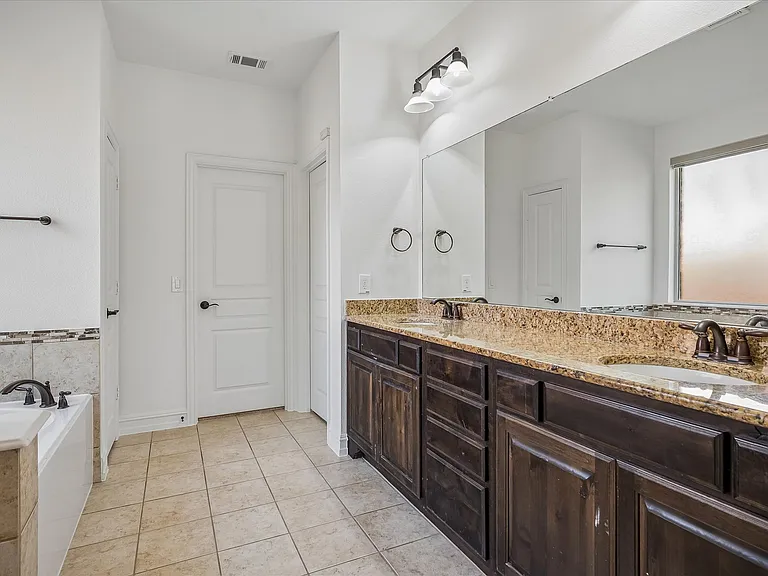 1037 Everglades Dr — Photo 10
