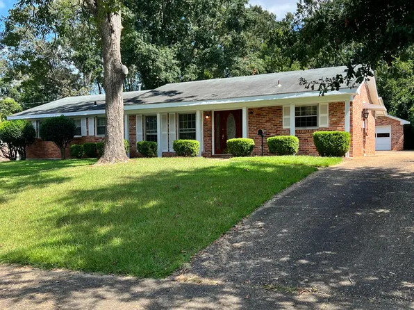 215 Holly Ridge Dr, Montgomery, AL 36109