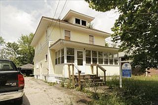 1st image of 120 Bidwell St W