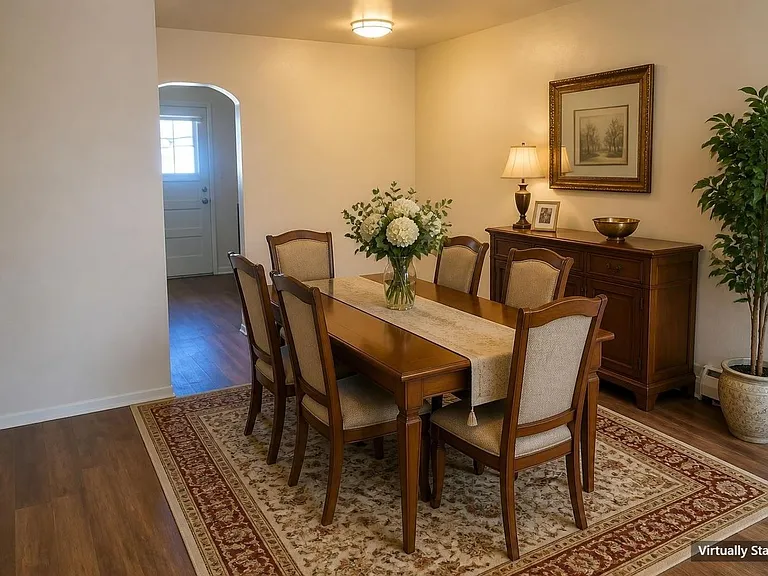 $500 Off 1st Month! $1,595/Mo (Gas, Water, Sewer & Trash Included) — Photo 9