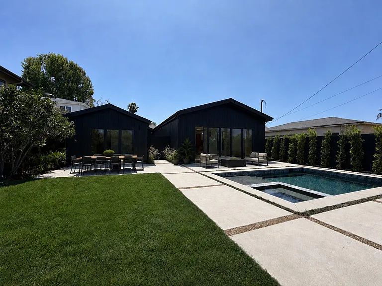 6215 W 77th St — Photo 3