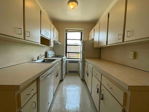 5th image of 98-76 Queens Blvd #55E