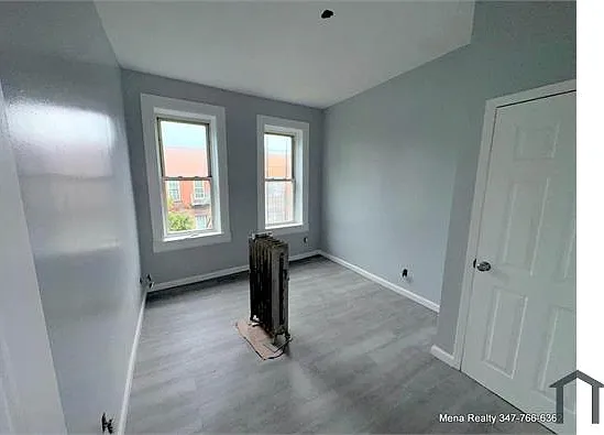 2092 Ryer Ave — Photo 2