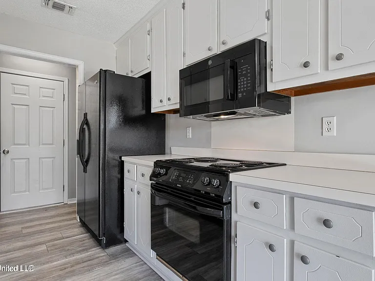 987 Bluff Rdg — Photo 13