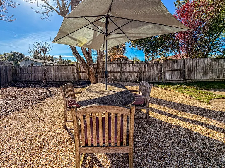 208 Vista Ct #A — Photo 11