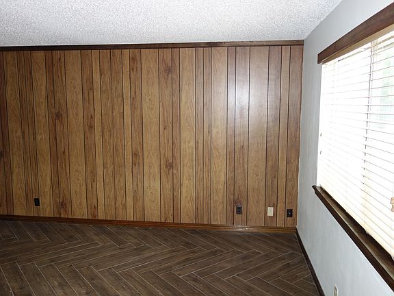 Living room Looking to the South