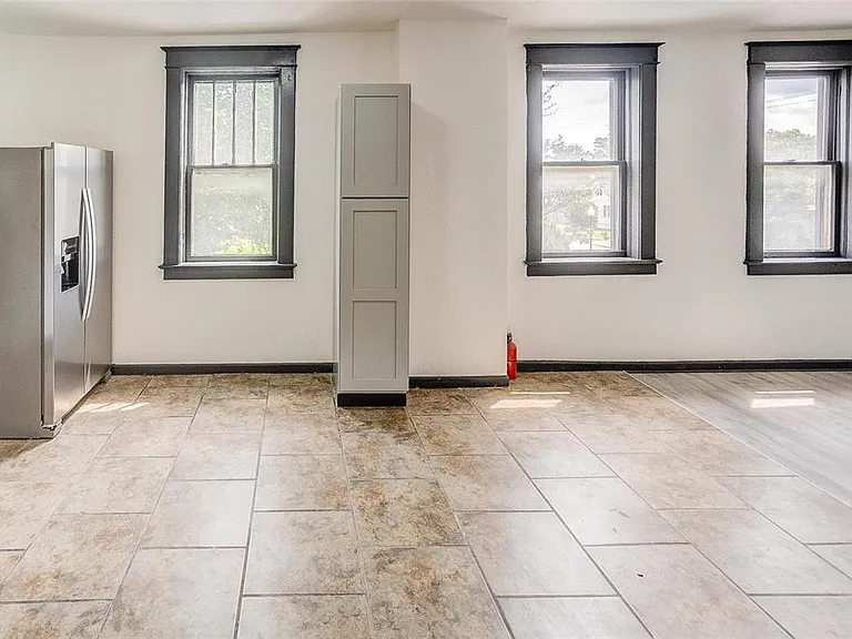 821 Niedringhaus Ave #C — Photo 7