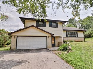 1240 Jaclyn Dr, Brookfield, WI 53045