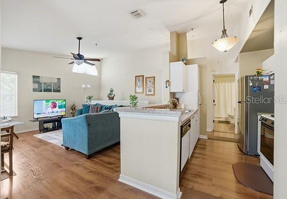 3rd image of 1601 COLUMBIA ARMS CIRCLE #201