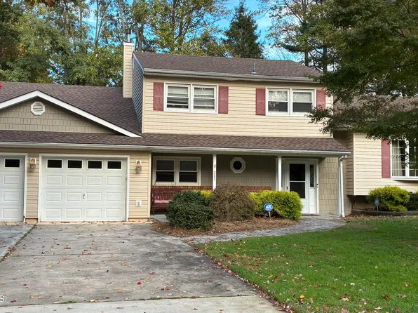 201 Heights Terrace, Middletown, NJ 07748