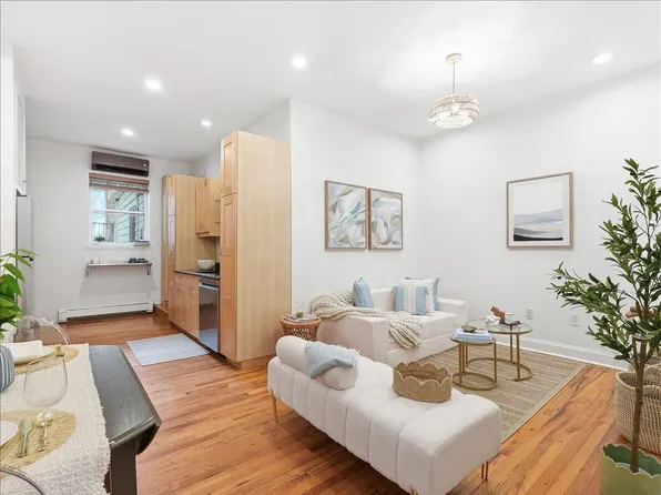 321 Bloomfield Street image 1 of 32