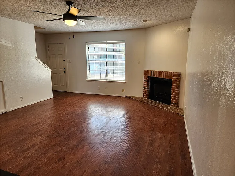 716 W Mulberry St #18 — Photo 4