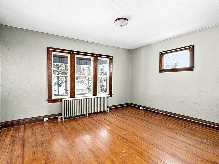 16 W 9th St — Photo 8