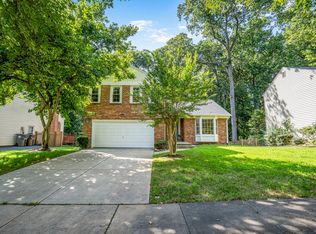 1413 Fallswood Dr, Potomac, MD 20854
