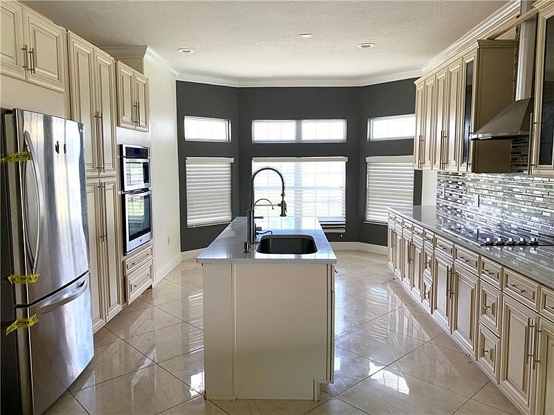 2nd image of 6413 Nassau Ave
